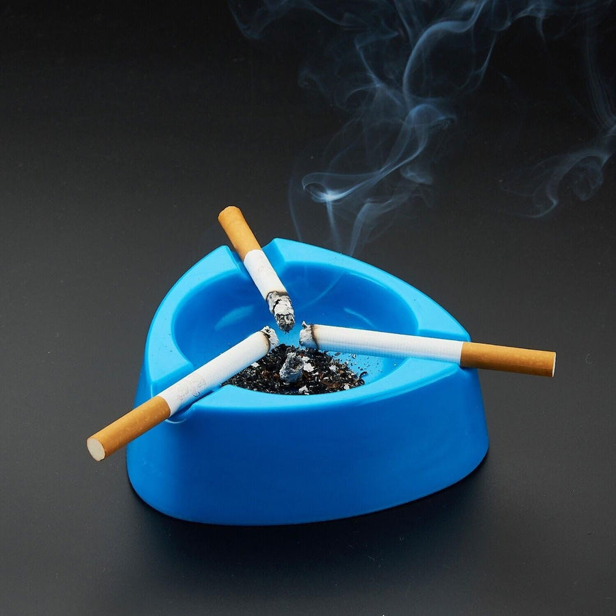 Plastic Ashtray – Durable Wide Bowl with 3 Cigarette Slots