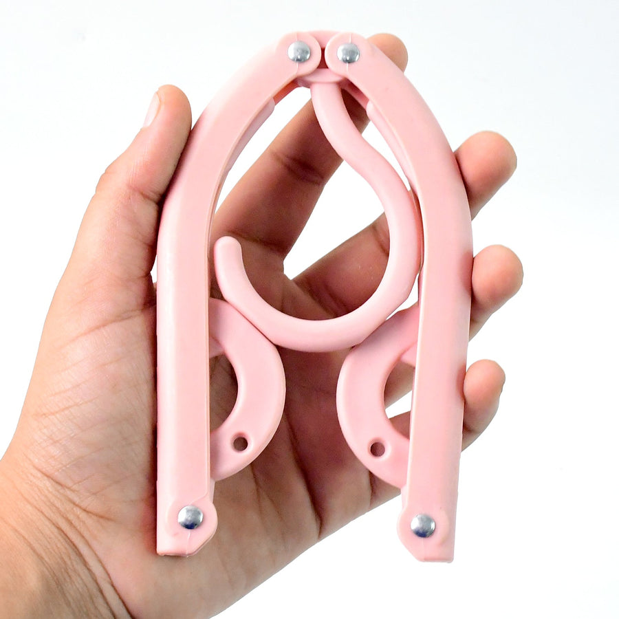 Foldable Travel Hanger – Lightweight, Space-Saving Design (1 Pc)